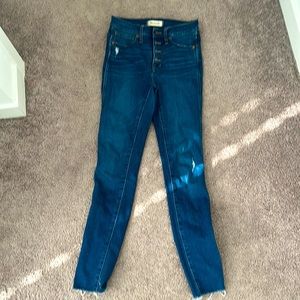 Madewell 10" high rise skinny dark wash jeans. Size 24